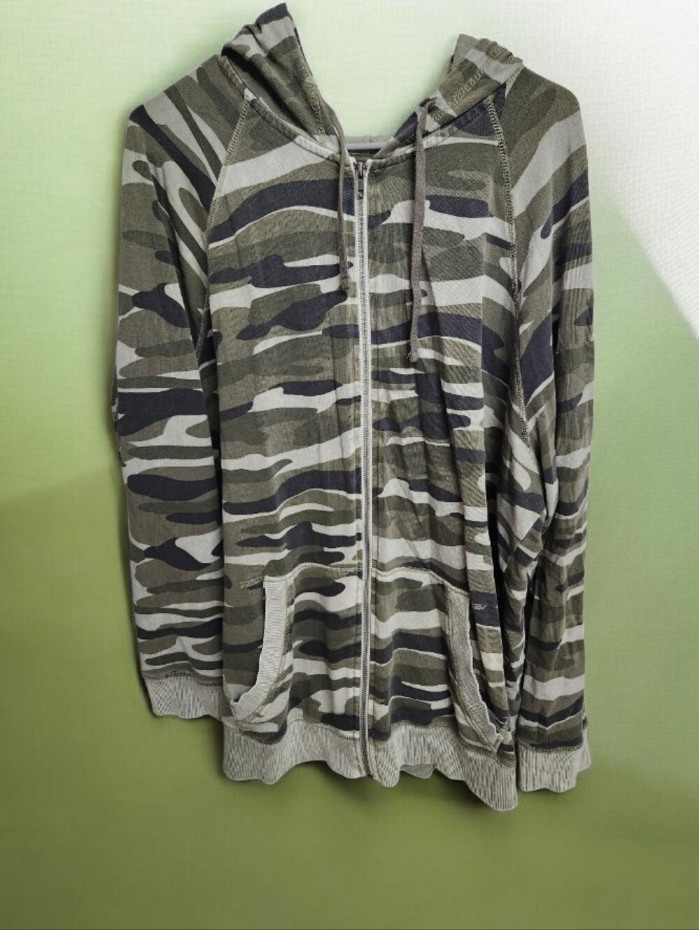 torrid Olive Green Camo Zip-Up Hoodie■ Final Price